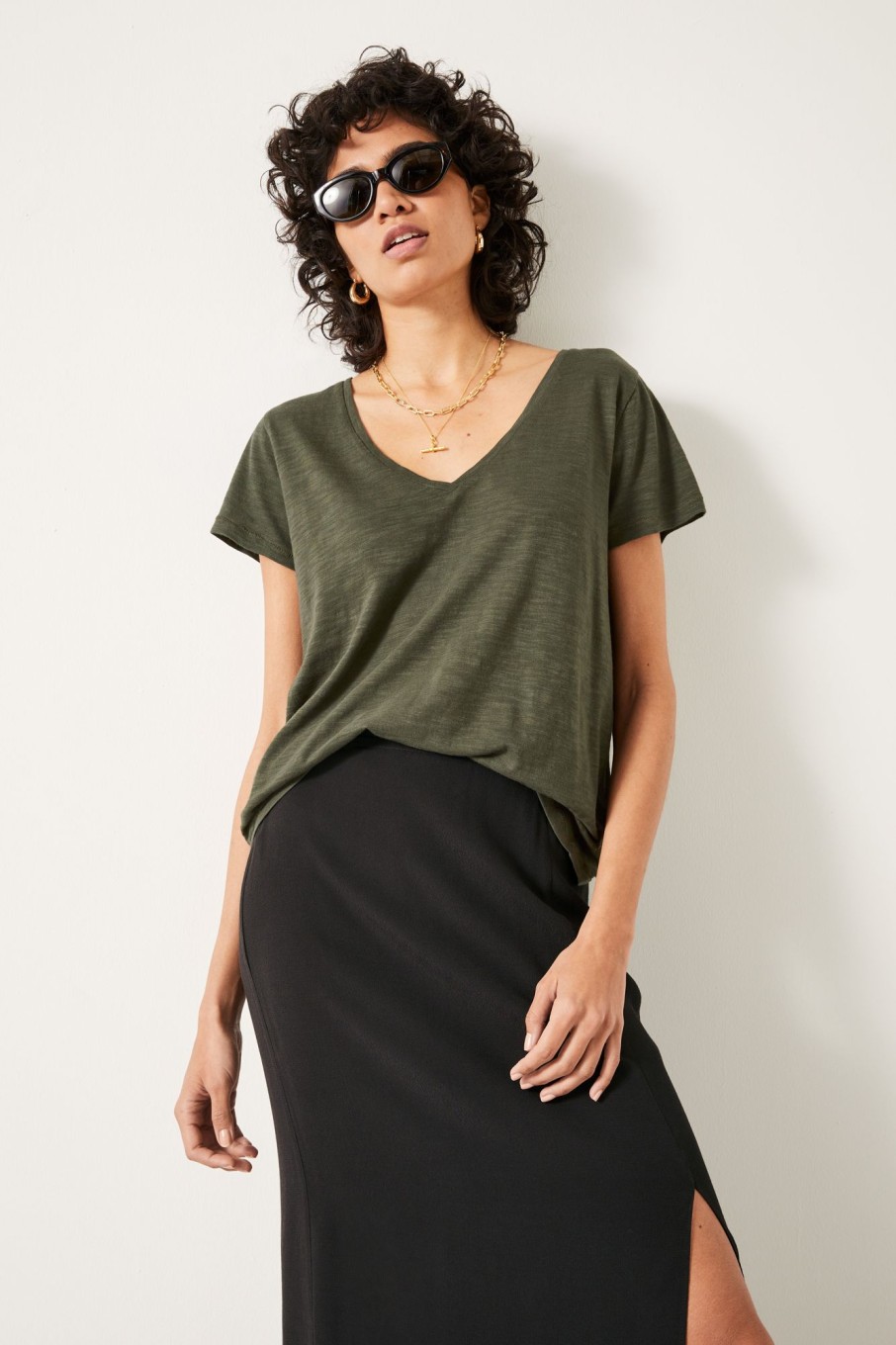 Wholesale Slim V-Neck T-Shirt Deep Green