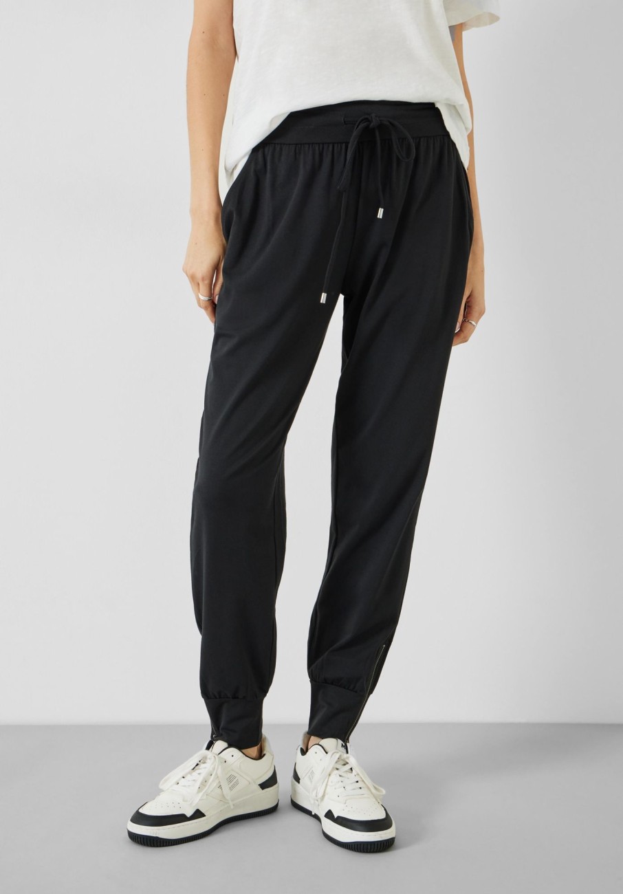 Clearance Amie Joggers Black