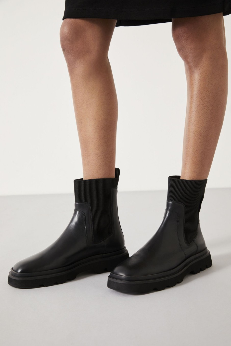 Clearance Pacey Leather Chunky Chelsea Boots Black