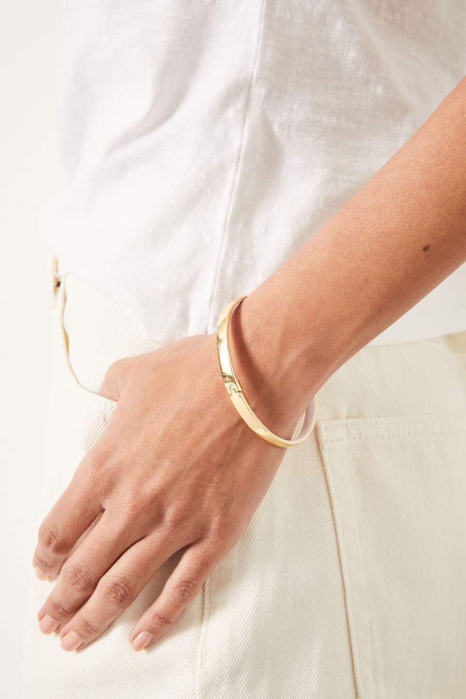 Clearance Bess Enamel Bangle Gold/White