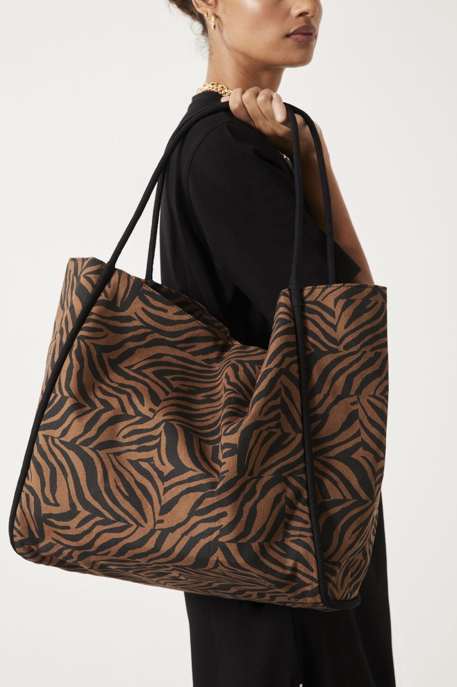 Wholesale Vero Zebra Print Tote Bag Zebra Patchwork Brown