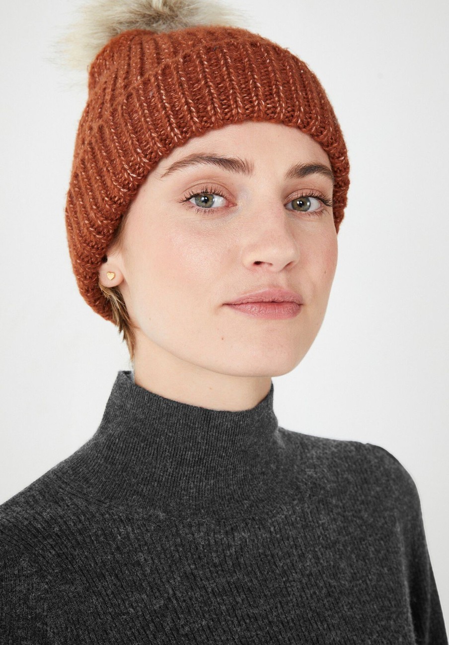 Online Ellie Pom Pom Beanie Rust